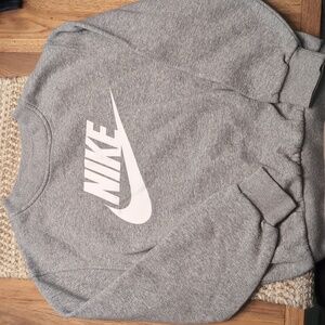 Nike Child's Small Crewneck Gray Sweater 6/7